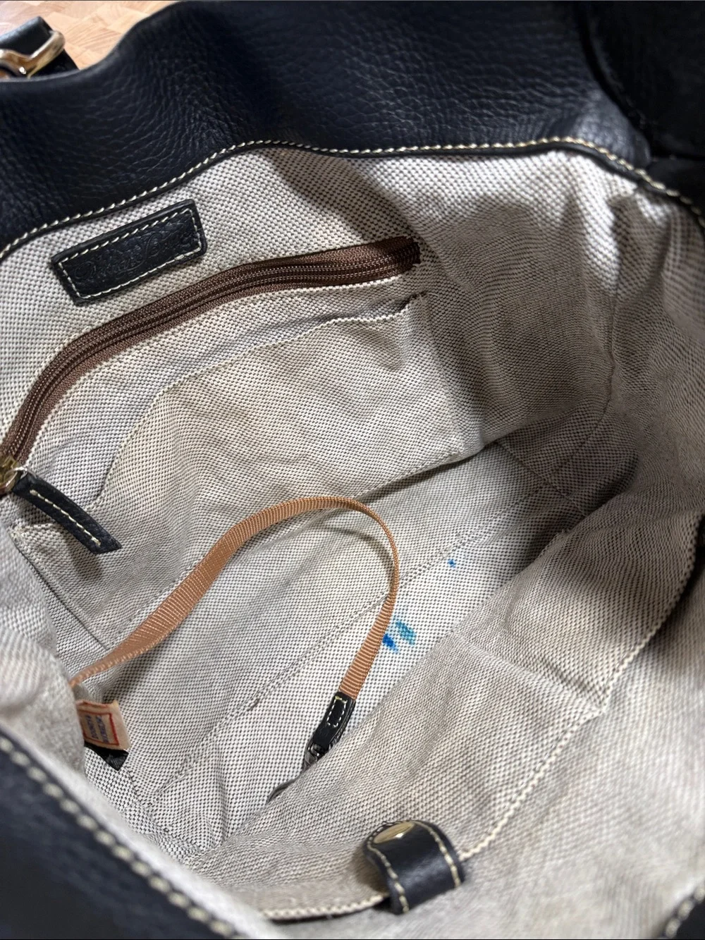 Dooney & Bourke classic dooney